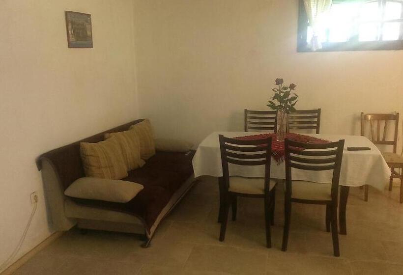 פנסיון Villa Nasco