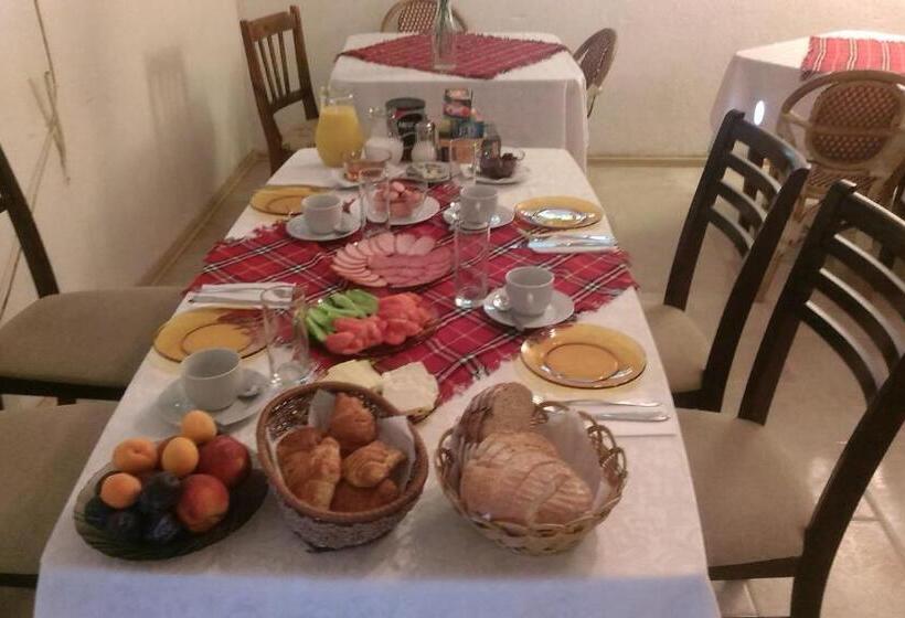 פנסיון Villa Nasco