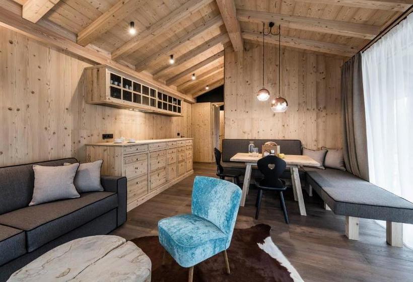 Presulis Hideaway Apartments & Restaurant