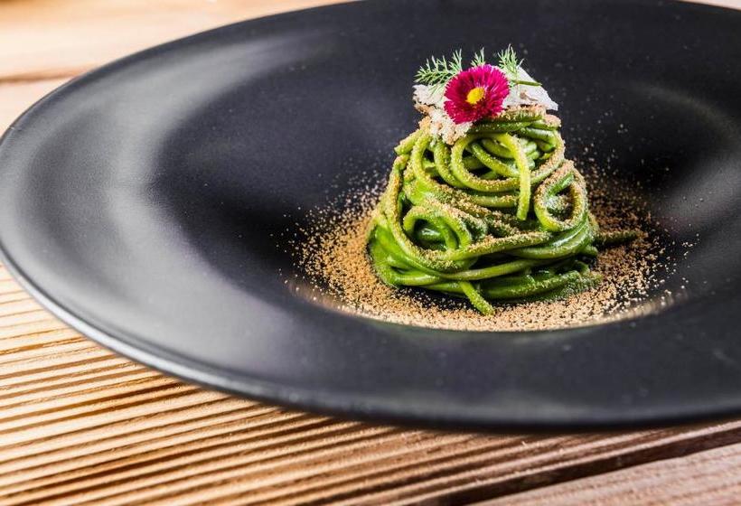 Presulis Hideaway Apartments & Restaurant