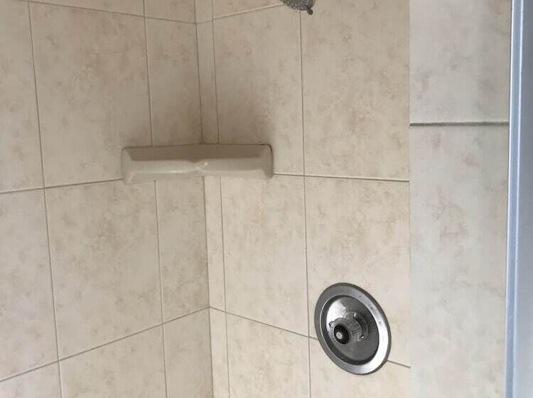 Ventura Beach House Motel