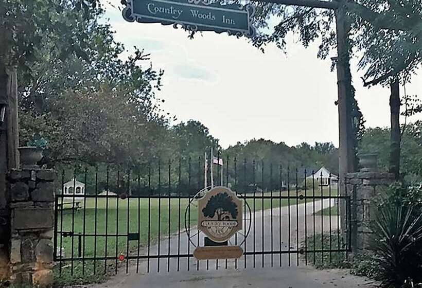 Общежитие Country Woods Inn