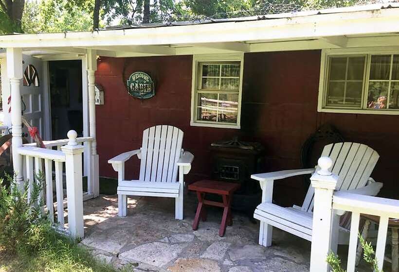 Общежитие Country Woods Inn