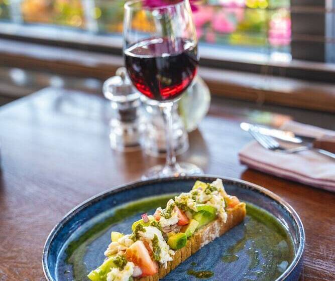 הוסטל Harper S Steakhouse With Rooms, Southampton Swanwick Marina