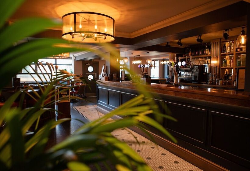 הוסטל Harper S Steakhouse With Rooms, Southampton Swanwick Marina