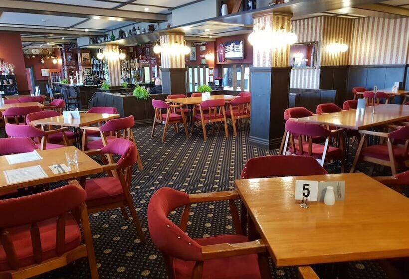 הוסטל Horse And Jockey Inn