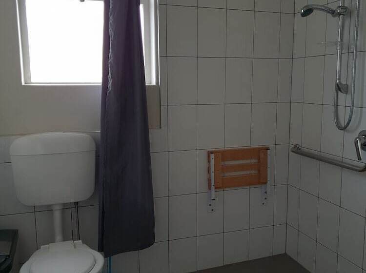 הוסטל Horse And Jockey Inn