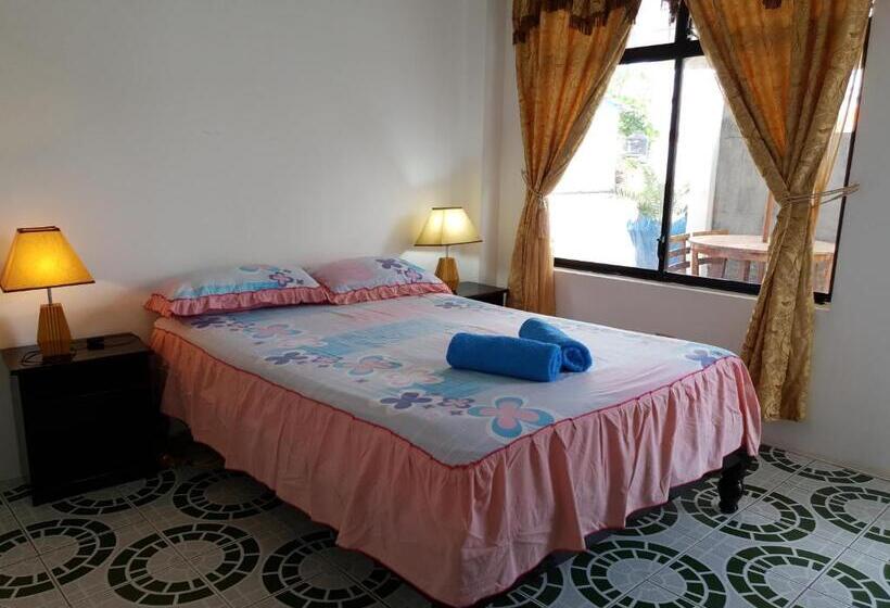 הוסטל Hostal Cerro Azul