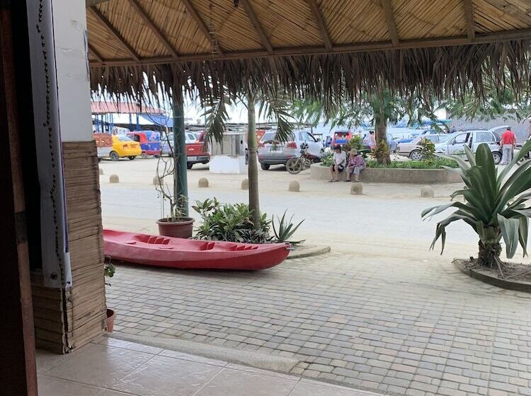 فندق صغير Hostal Humpback Internacional