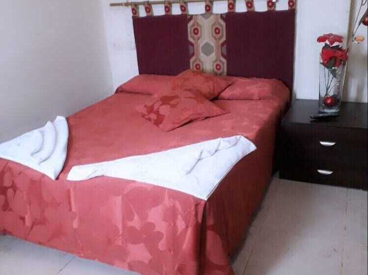 فندق صغير Hostal Humpback Internacional