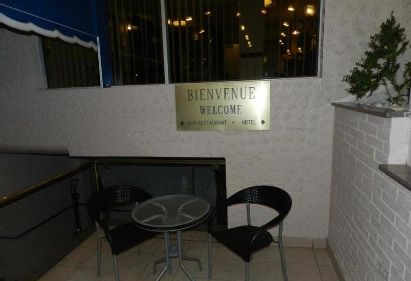 ユースホステル L'auberge De L'aeroport Inn