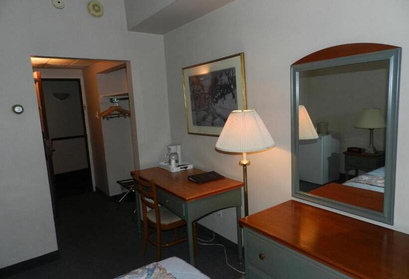 ユースホステル L'auberge De L'aeroport Inn