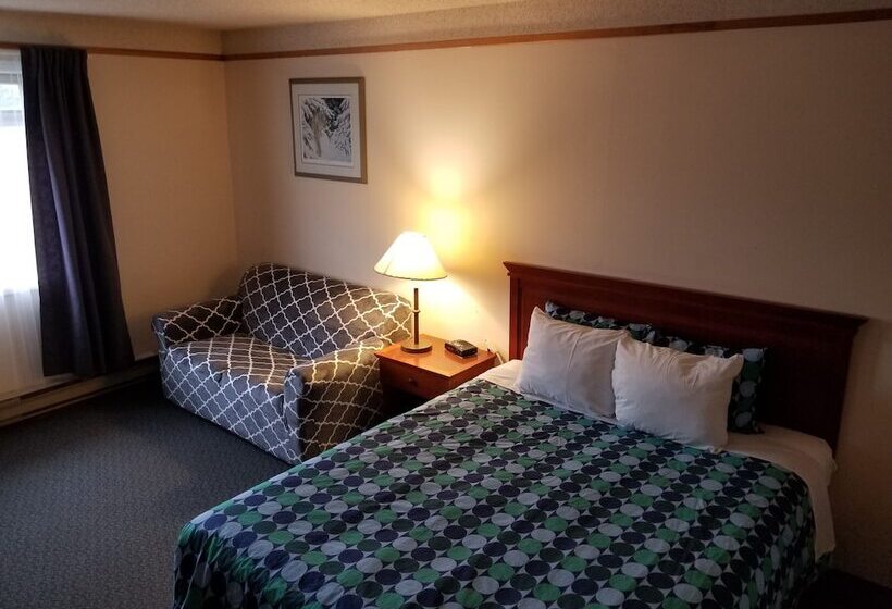 فندق صغير Moosomin Country Squire Inn