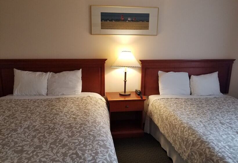 فندق صغير Moosomin Country Squire Inn