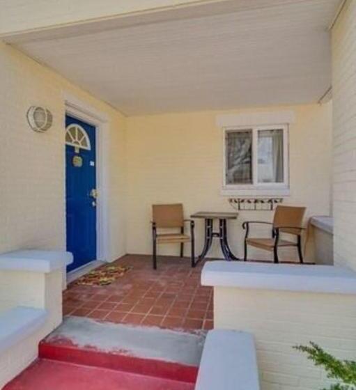 ユースホステル New Buffalo Inn & Spa