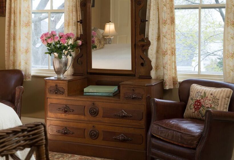 Общежитие Pentagoet Inn