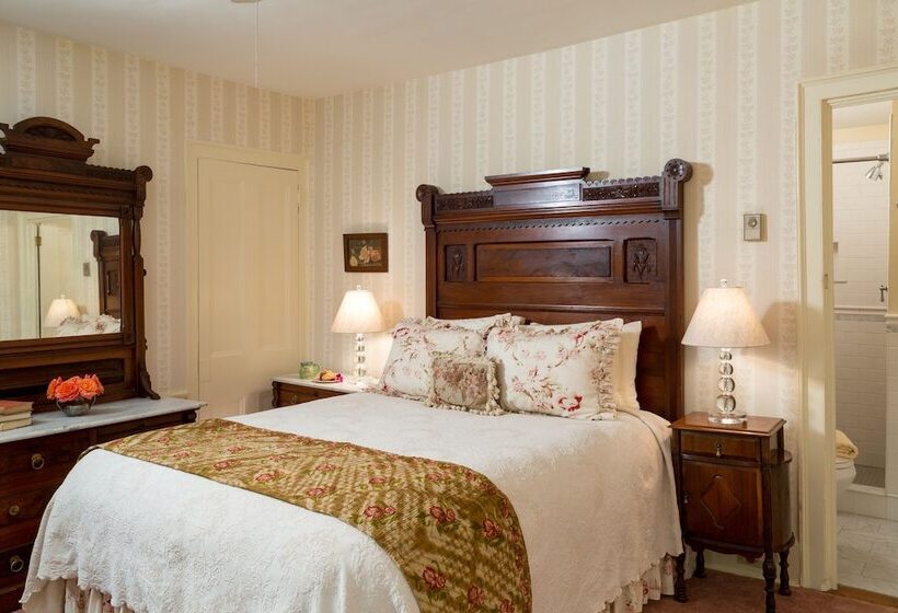 Общежитие Pentagoet Inn