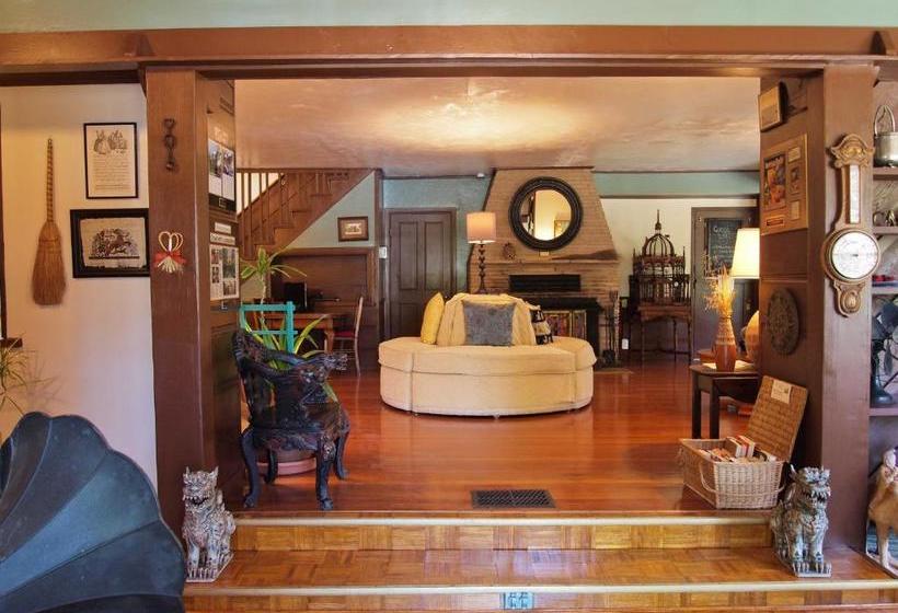 호스텔 Strawberry Creek Inn