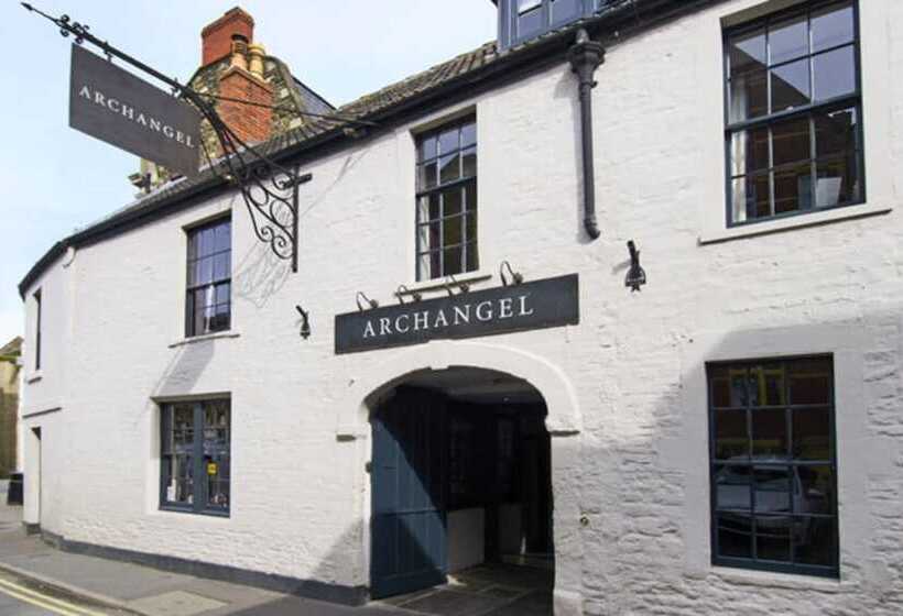 הוסטל The Archangel,restaurant & Bar With Rooms