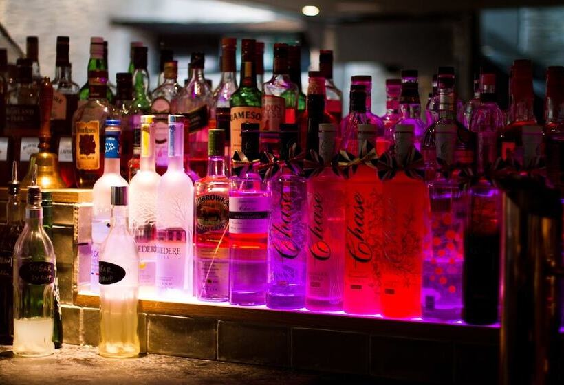 הוסטל The Archangel,restaurant & Bar With Rooms