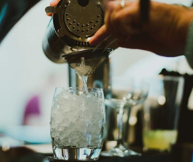 הוסטל The Archangel,restaurant & Bar With Rooms