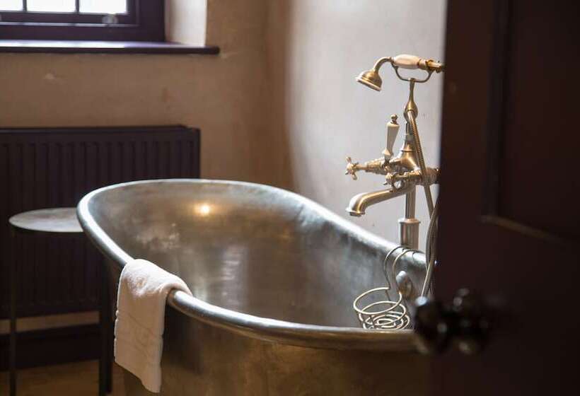 הוסטל The Archangel,restaurant & Bar With Rooms