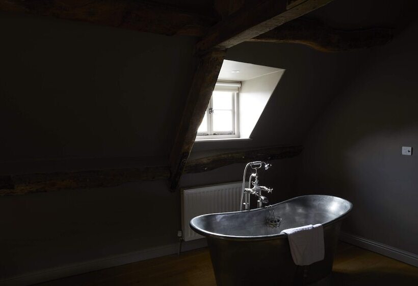 הוסטל The Archangel,restaurant & Bar With Rooms