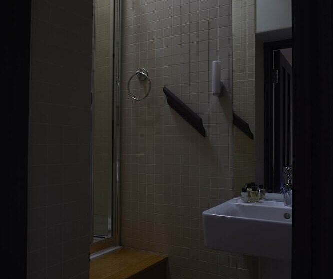 הוסטל The Archangel,restaurant & Bar With Rooms