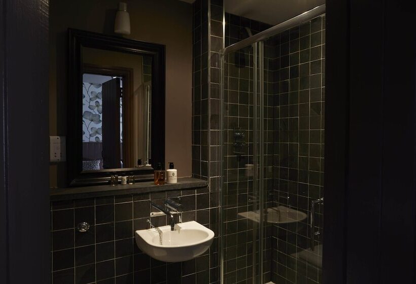 הוסטל The Archangel,restaurant & Bar With Rooms