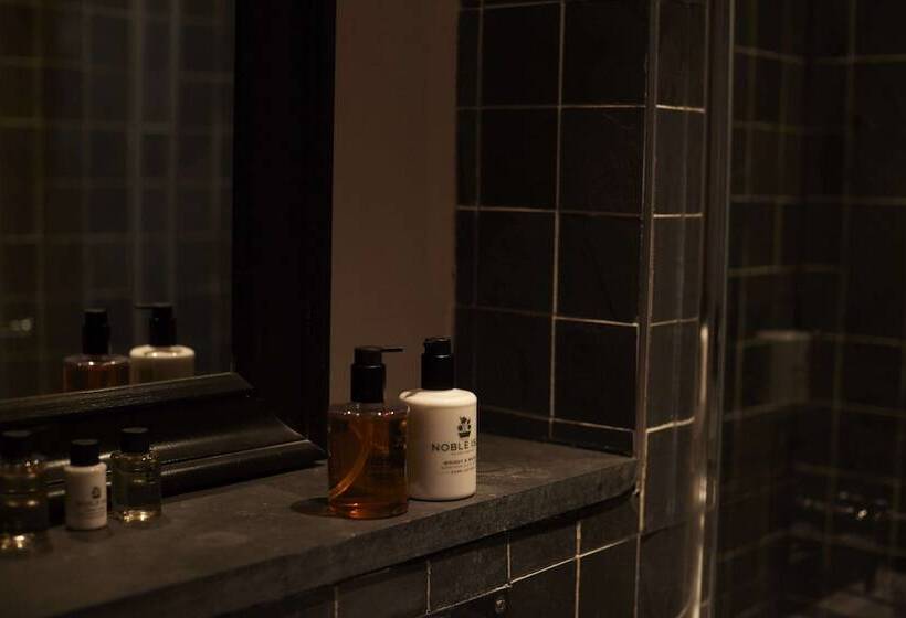 הוסטל The Archangel,restaurant & Bar With Rooms