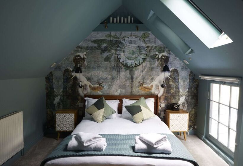 הוסטל The Archangel,restaurant & Bar With Rooms