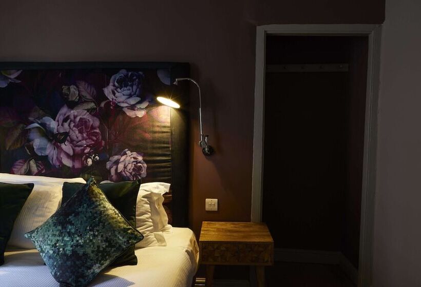 הוסטל The Archangel,restaurant & Bar With Rooms