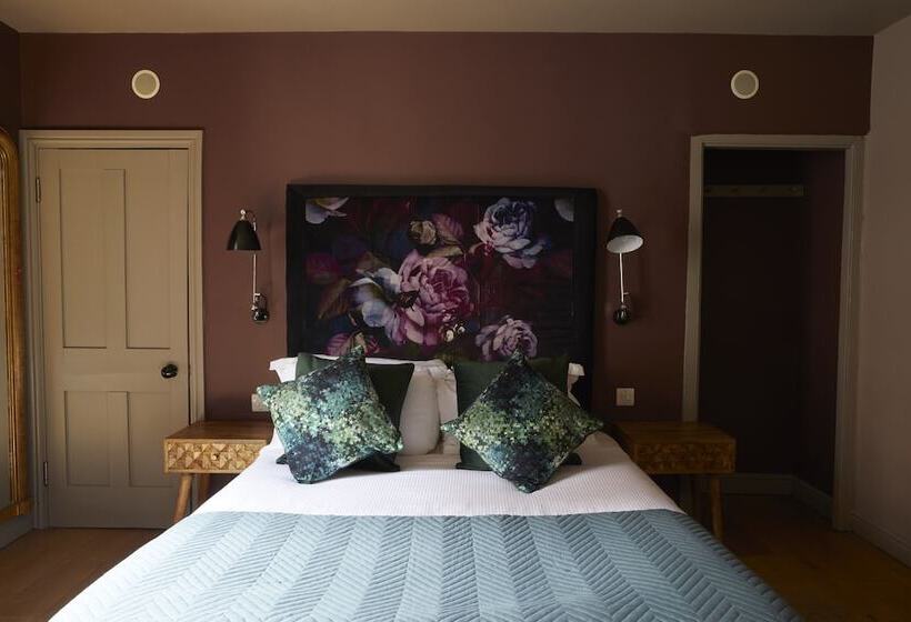 הוסטל The Archangel,restaurant & Bar With Rooms