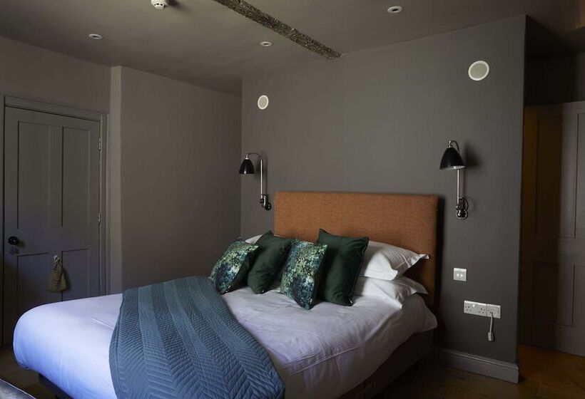 הוסטל The Archangel,restaurant & Bar With Rooms