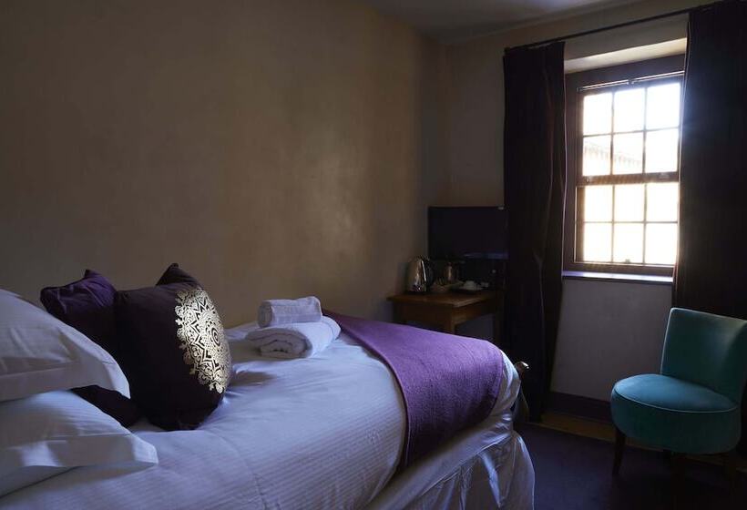 הוסטל The Archangel,restaurant & Bar With Rooms