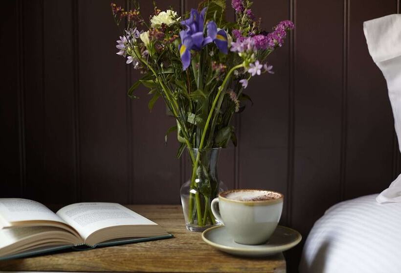 הוסטל The Archangel,restaurant & Bar With Rooms