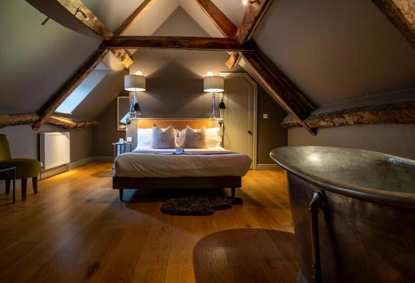 הוסטל The Archangel,restaurant & Bar With Rooms