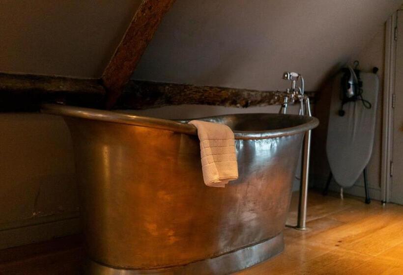 הוסטל The Archangel,restaurant & Bar With Rooms