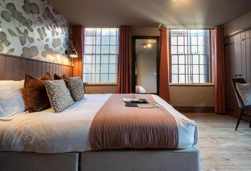 הוסטל The Archangel,restaurant & Bar With Rooms