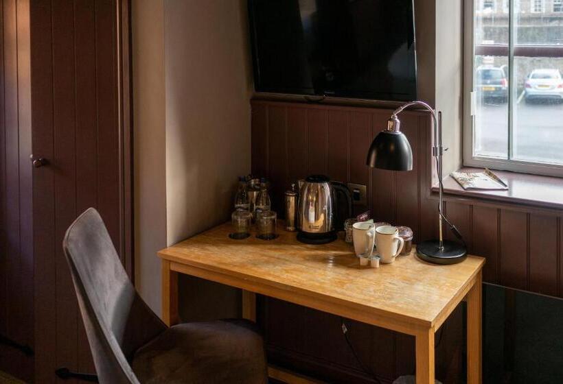 הוסטל The Archangel,restaurant & Bar With Rooms