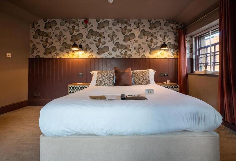 הוסטל The Archangel,restaurant & Bar With Rooms