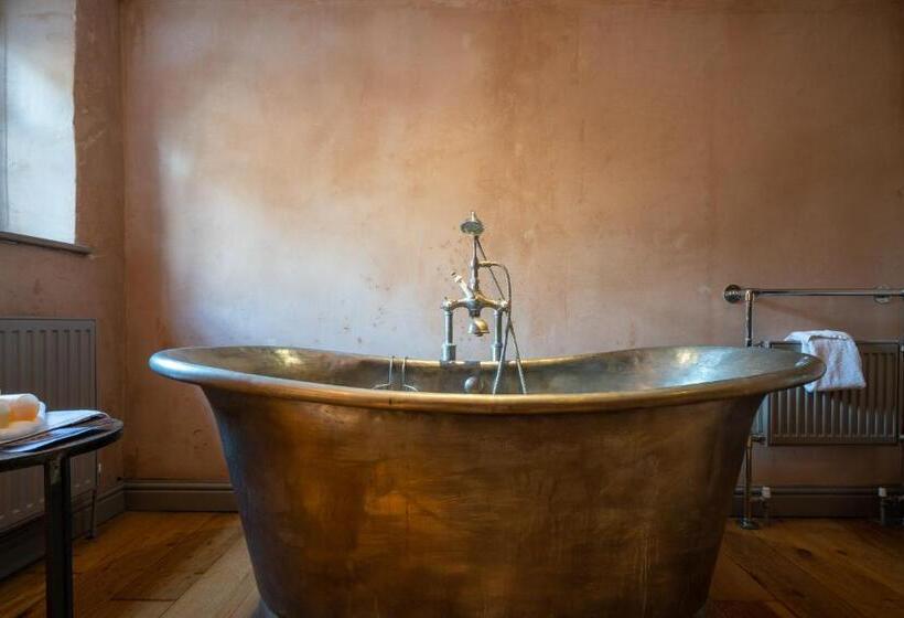 הוסטל The Archangel,restaurant & Bar With Rooms