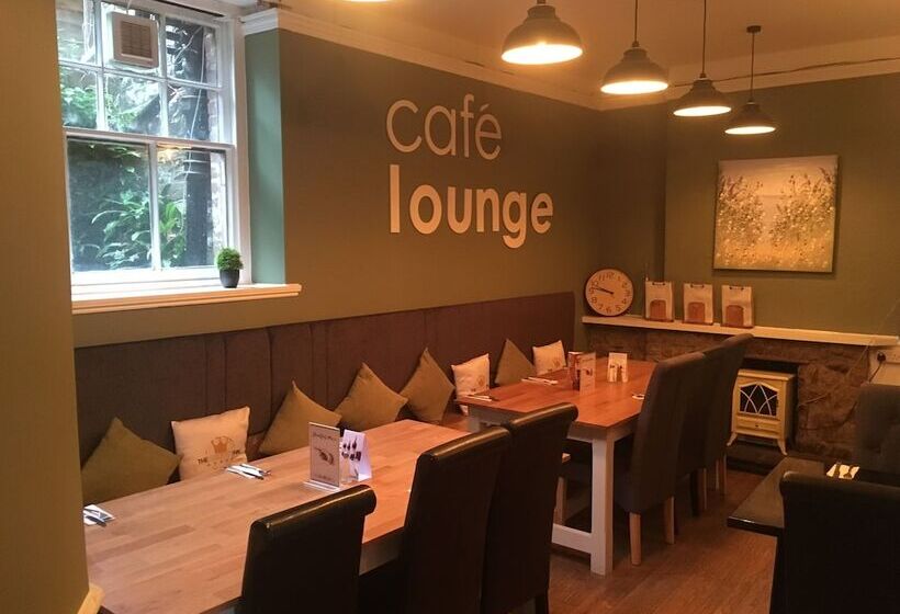 ユースホステル The Crown Inn   By Blunt Bars