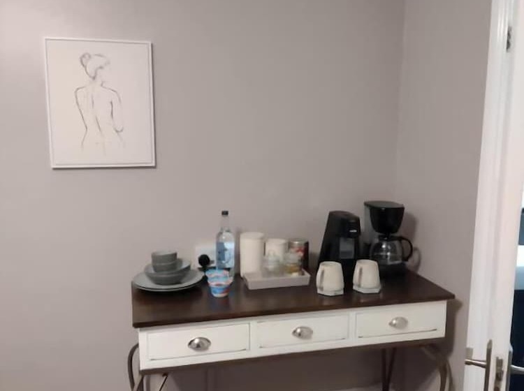 فندق صغير The Crown Inn   By Blunt Bars