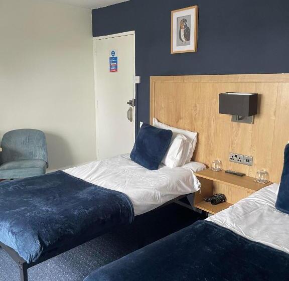 فندق صغير The Crown Inn   By Blunt Bars