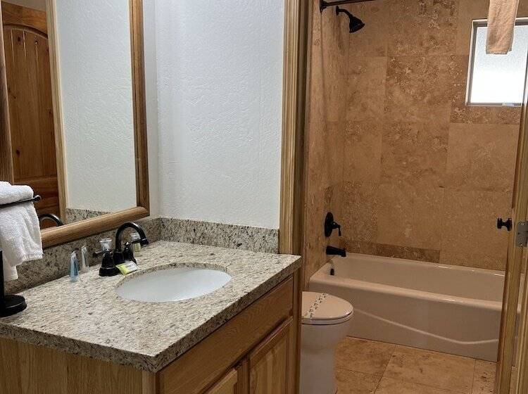 호스텔 Timberlodge Inn