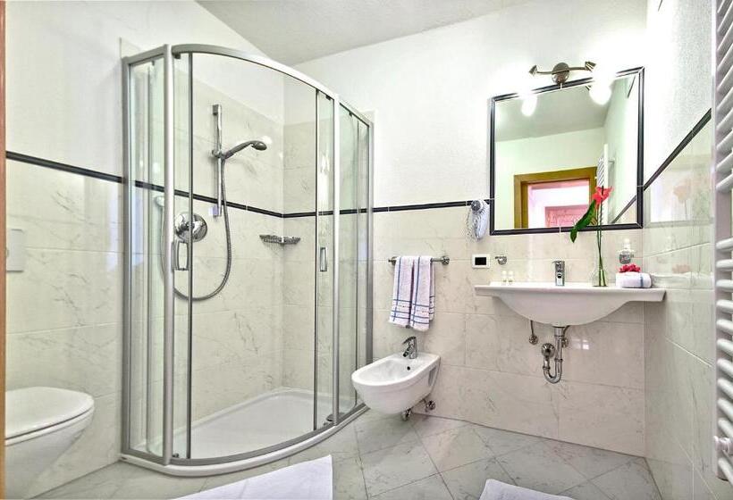 Garni Cristin & Dep Antina