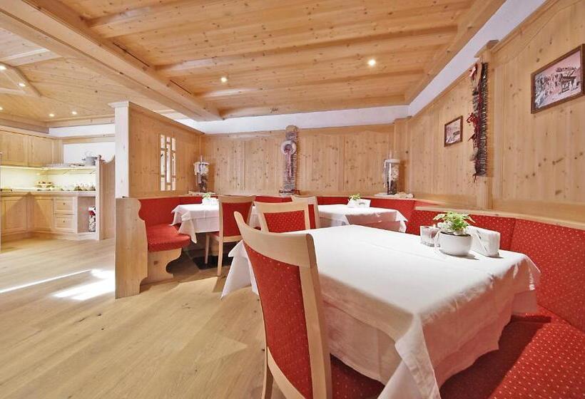 Garni Cristin & Dep Antina