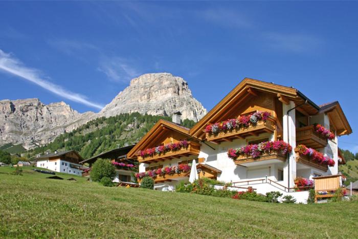 Garni Cristin & Dep Antina