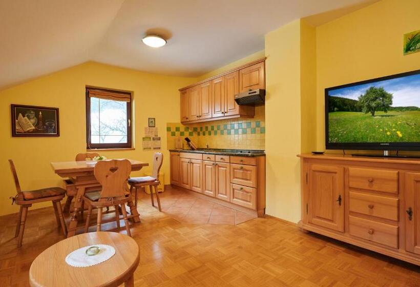 هتل Eco Tourist Farm Ravnjak